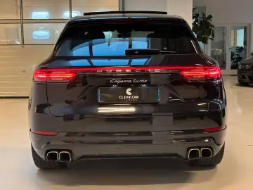 Porsche Cayenne Turbo   V8 BITURBO • SPORT CHRONO