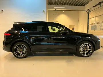 Porsche Cayenne Turbo   V8 BITURBO • SPORT CHRONO