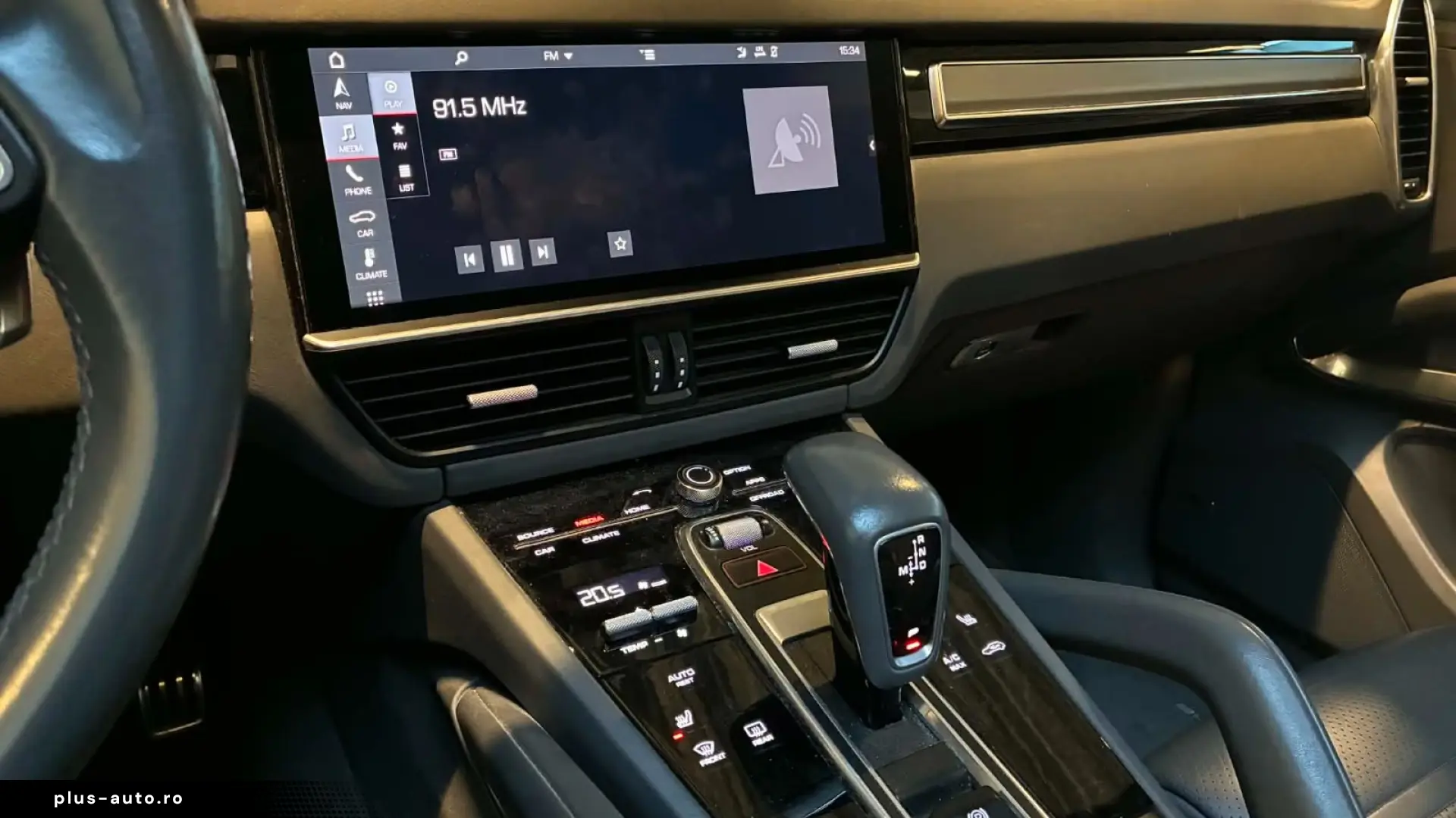 Porsche Cayenne Turbo   V8 BITURBO • SPORT CHRONO