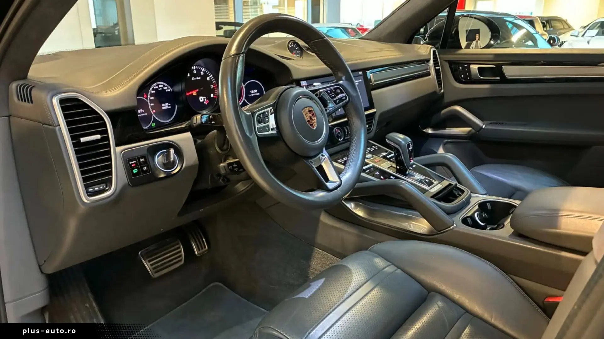Porsche Cayenne Turbo   V8 BITURBO • SPORT CHRONO