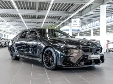 BMW M5 Limousine M Sport PANO ACC AHK 360 KAM RFK