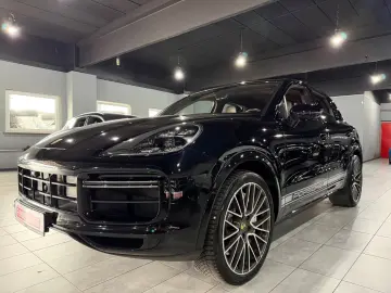 Porsche Cayenne Turbo   V8 BITURBO • PORSCHE APPROVED