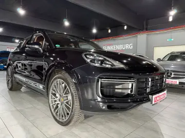 Porsche Cayenne Turbo   V8 BITURBO • PORSCHE APPROVED
