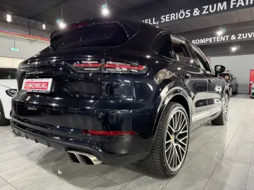Porsche Cayenne Turbo   V8 BITURBO • PORSCHE APPROVED