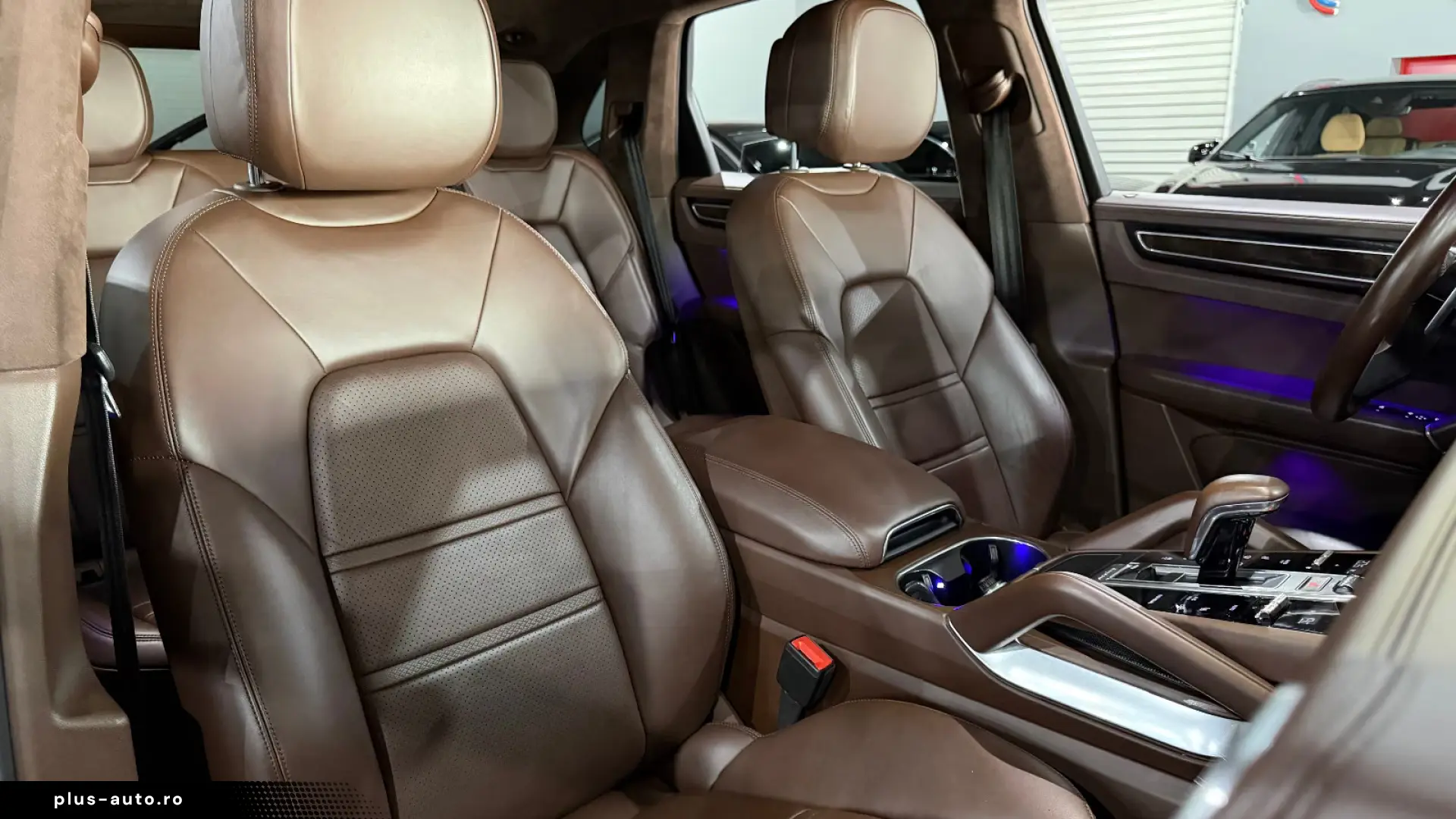 Porsche Cayenne Turbo   V8 BITURBO • PORSCHE APPROVED