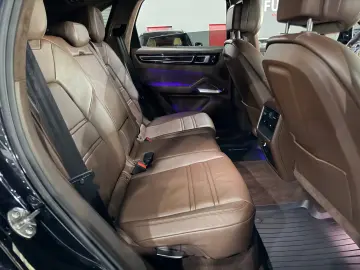 Porsche Cayenne Turbo   V8 BITURBO • PORSCHE APPROVED