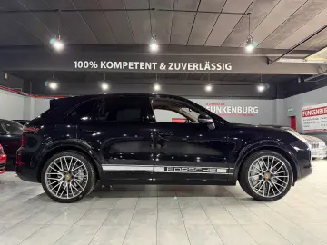 Porsche Cayenne Turbo   V8 BITURBO • PORSCHE APPROVED