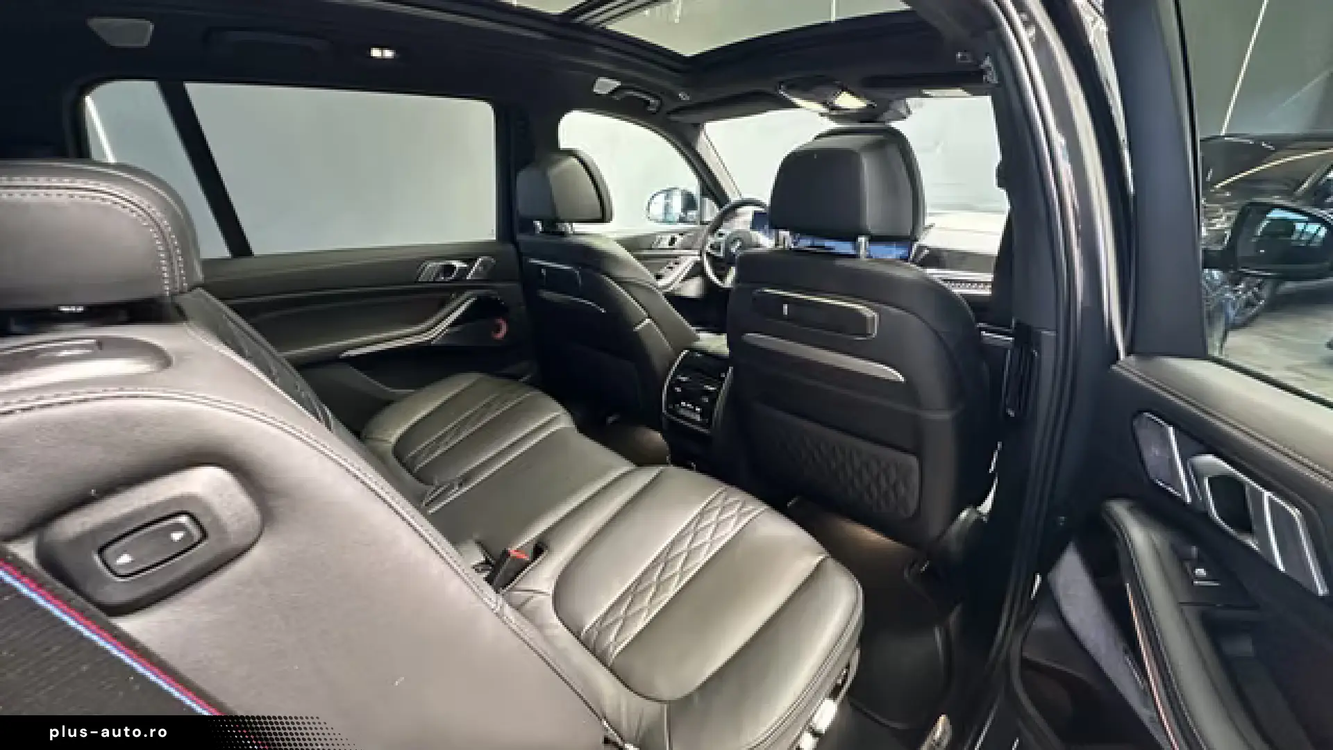 BMW X7 xDrive 40d B&W