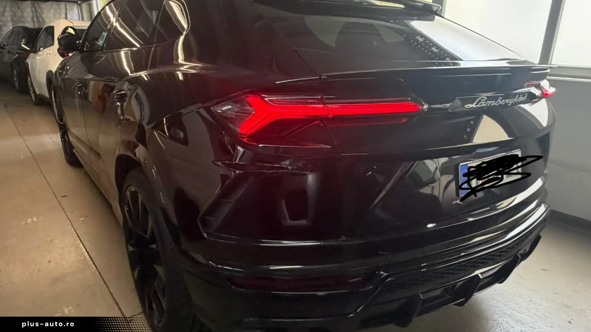 Lamborghini Urus Ponorama Head-