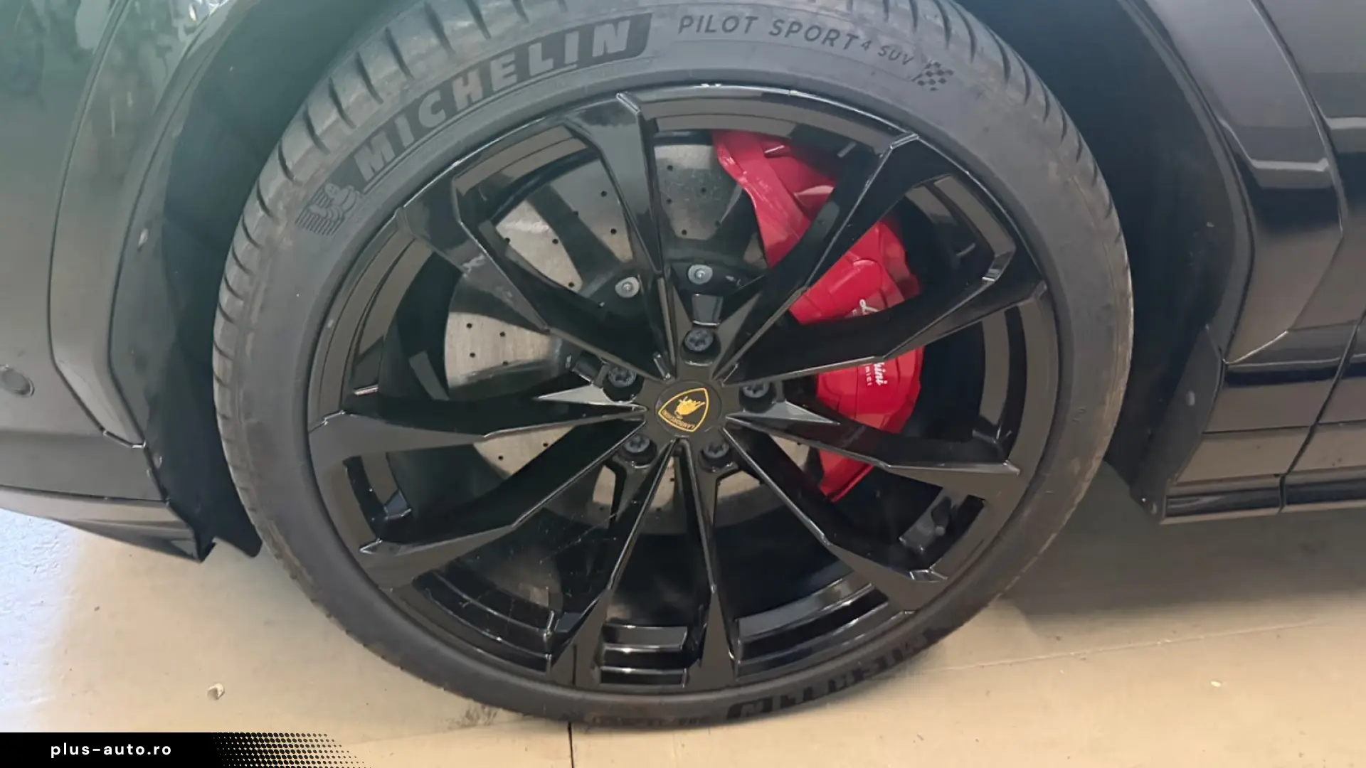 Lamborghini Urus Ponorama Head-