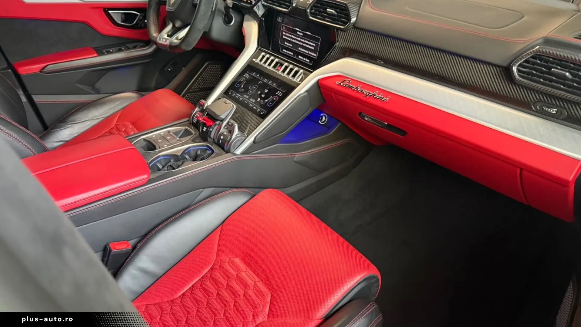 Lamborghini Urus Ponorama Head-