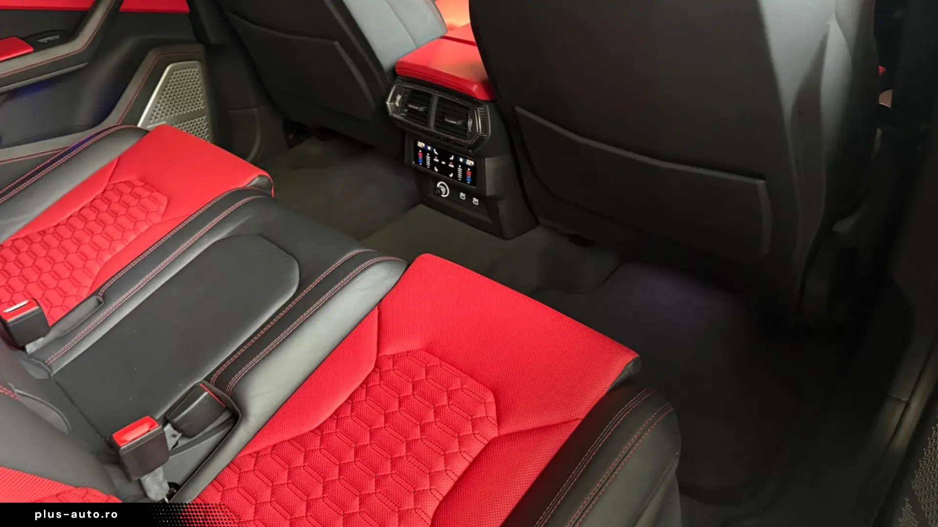 Lamborghini Urus Ponorama Head-