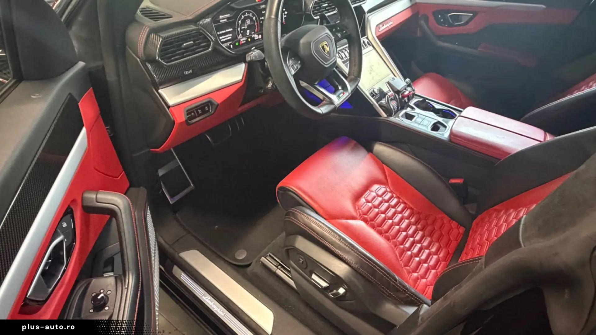 Lamborghini Urus Ponorama Head-