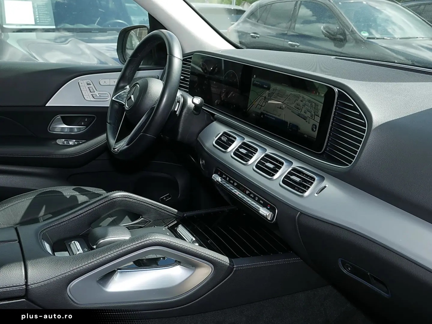 MERCEDES-BENZ GLE 300 d 4M AMG MultiBeam LED Night AHK PANO