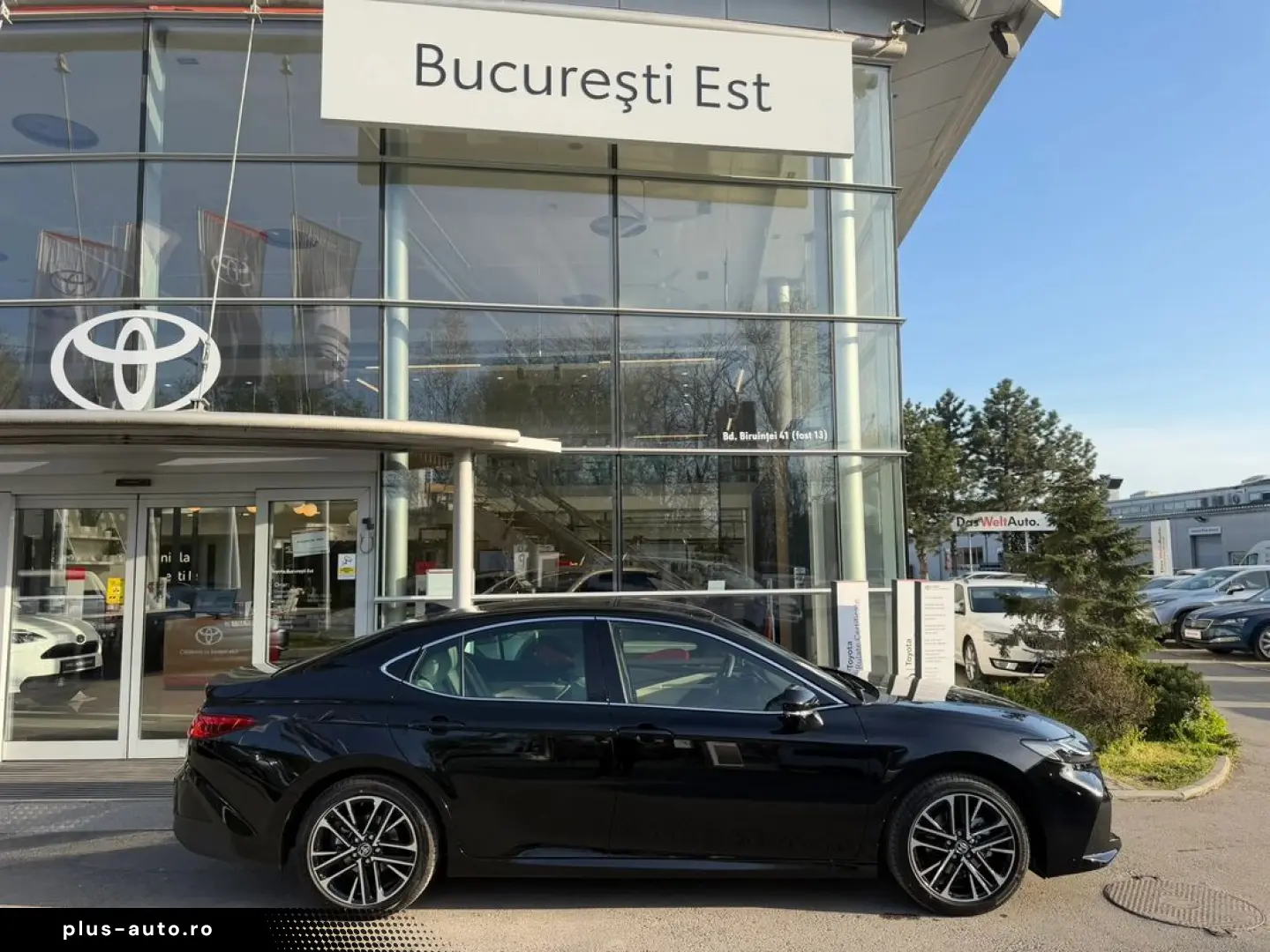 Toyota Camry 4usi limuzina 2026 2.5 Hybrid  Luxury CVT