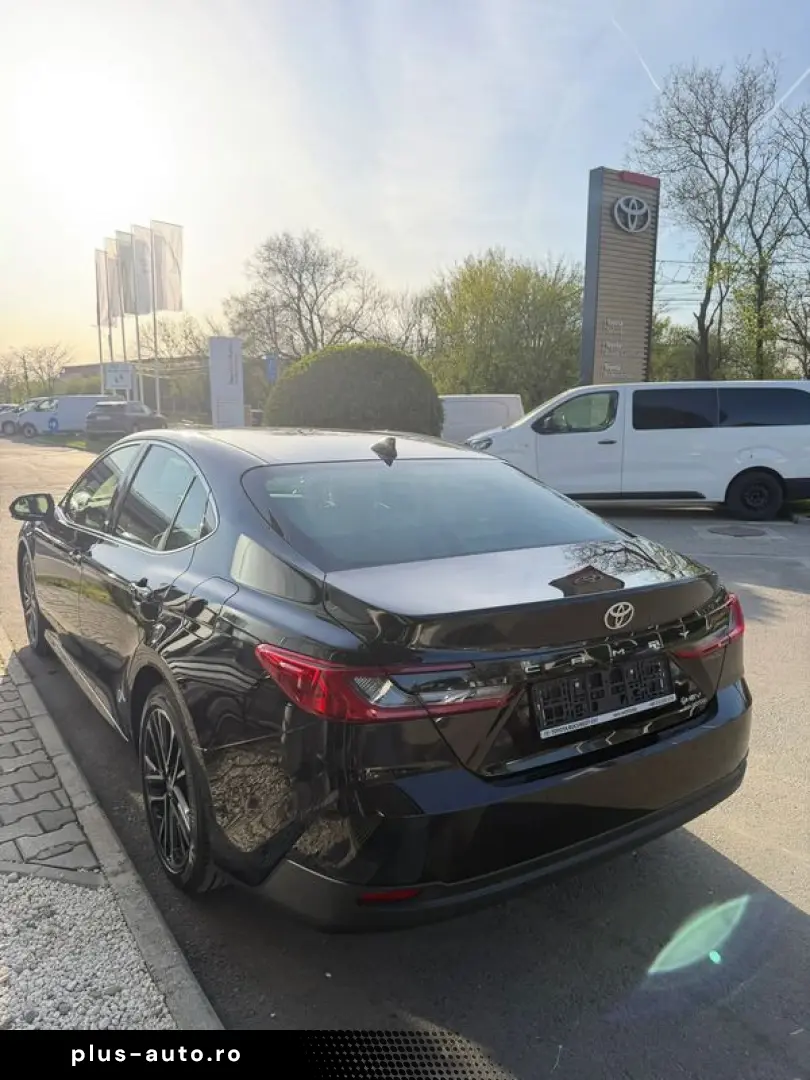 Toyota Camry 4usi limuzina 2026 2.5 Hybrid  Luxury CVT