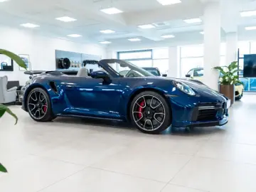 Porsche 992 .1 Turbo Cabriolet - 1. Hand
