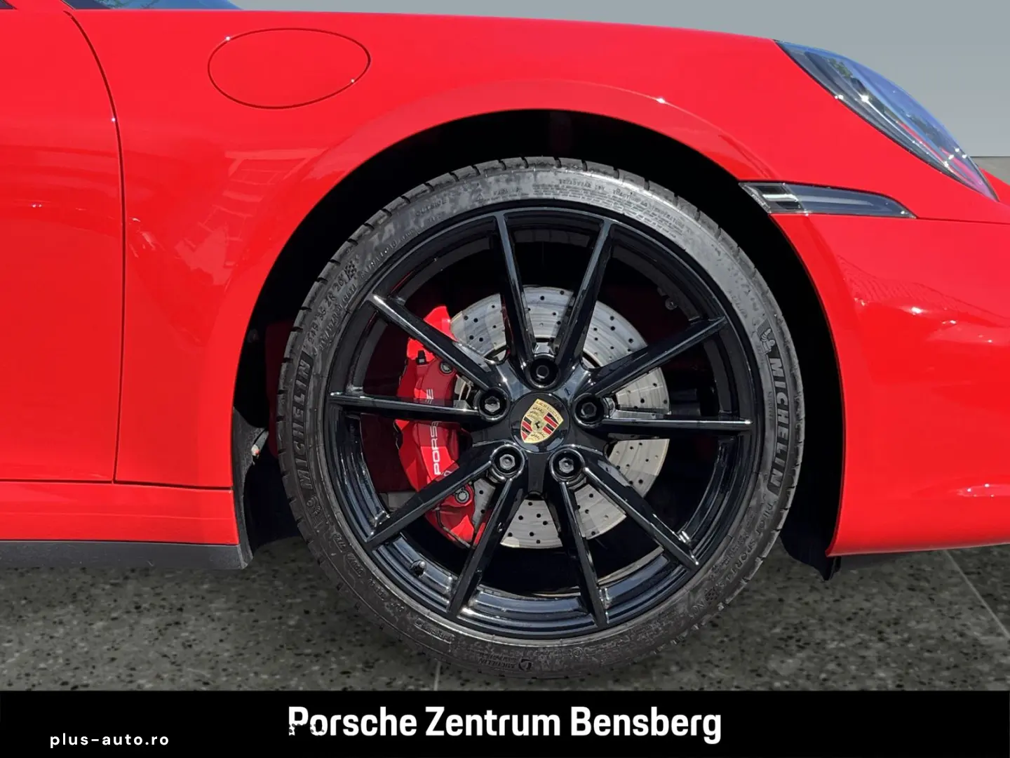 PORSCHE 911 Carrera 4S
