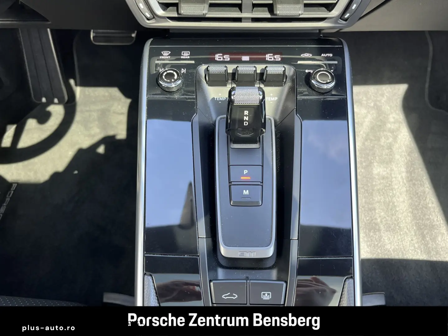 PORSCHE 911 Carrera 4S