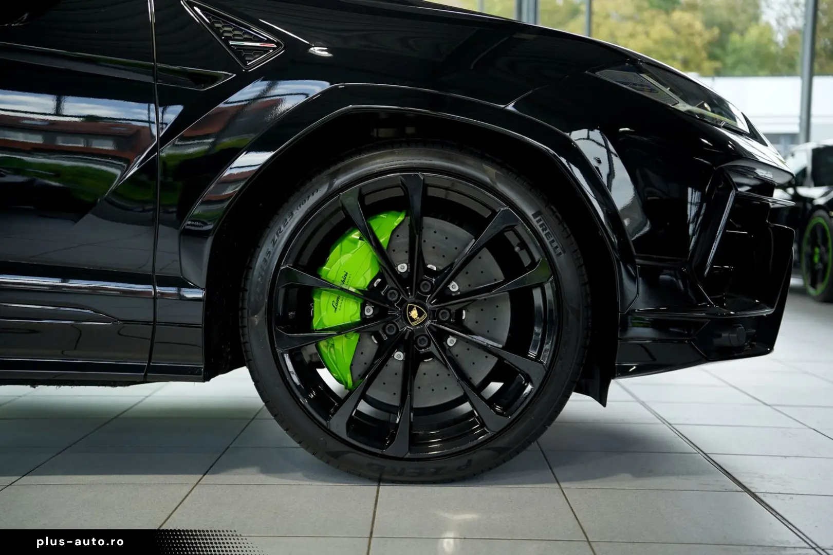 LAMBORGHINI Urus S