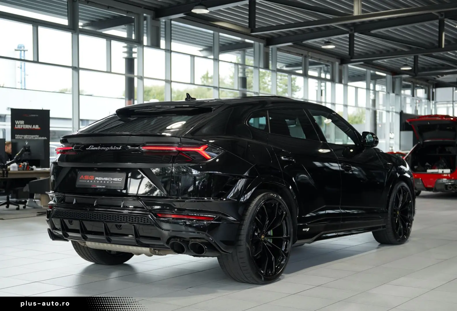 LAMBORGHINI Urus S