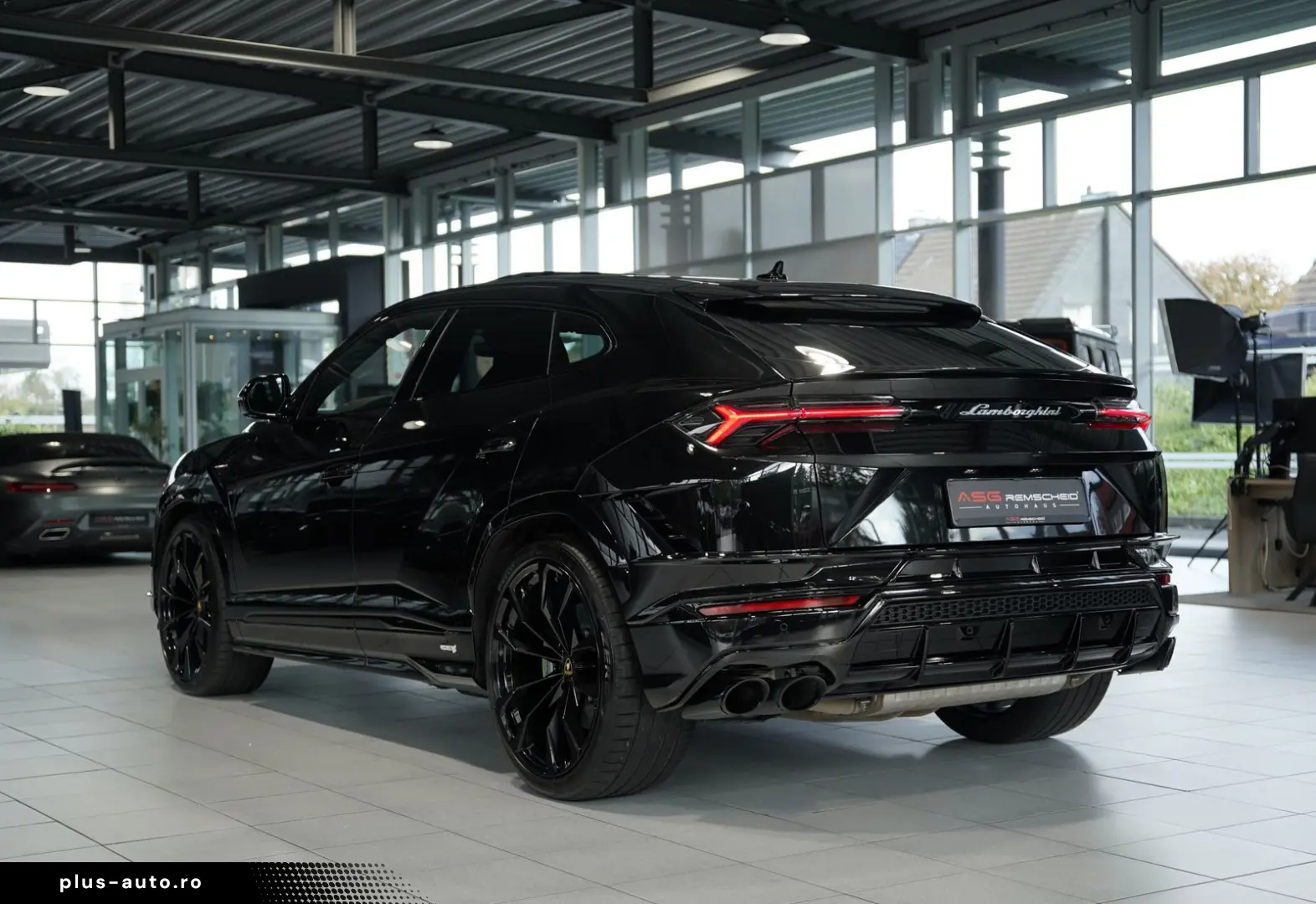 LAMBORGHINI Urus S