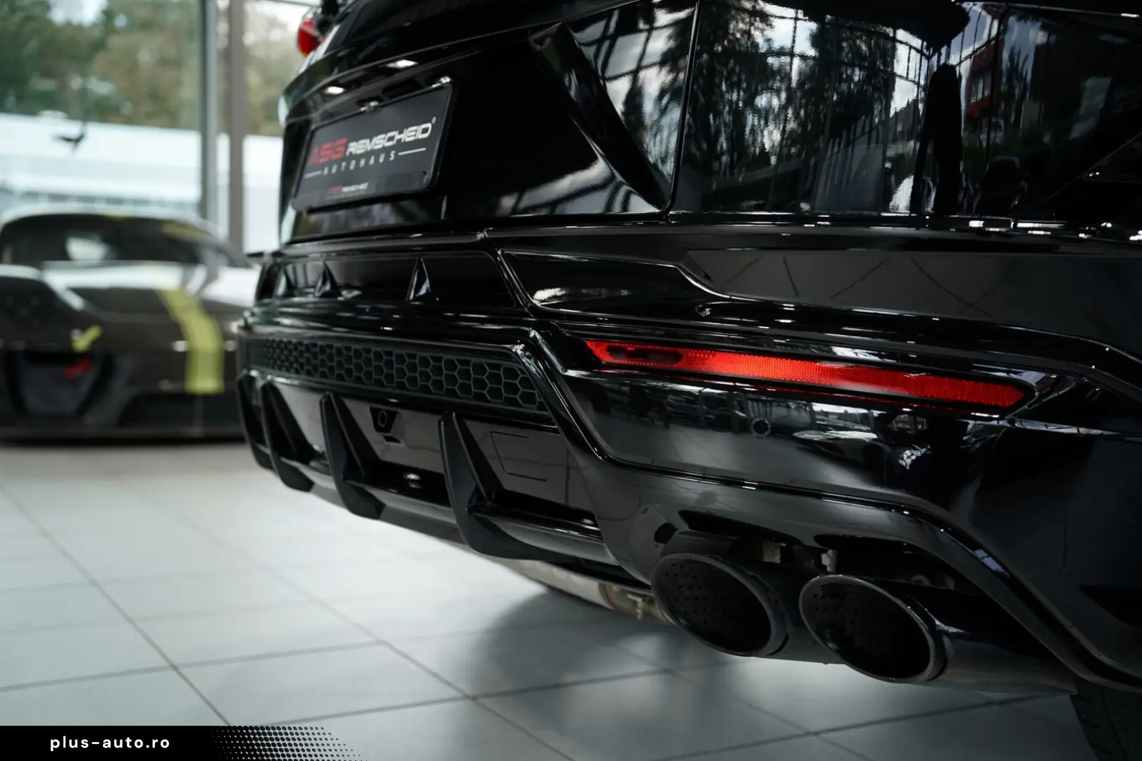 LAMBORGHINI Urus S