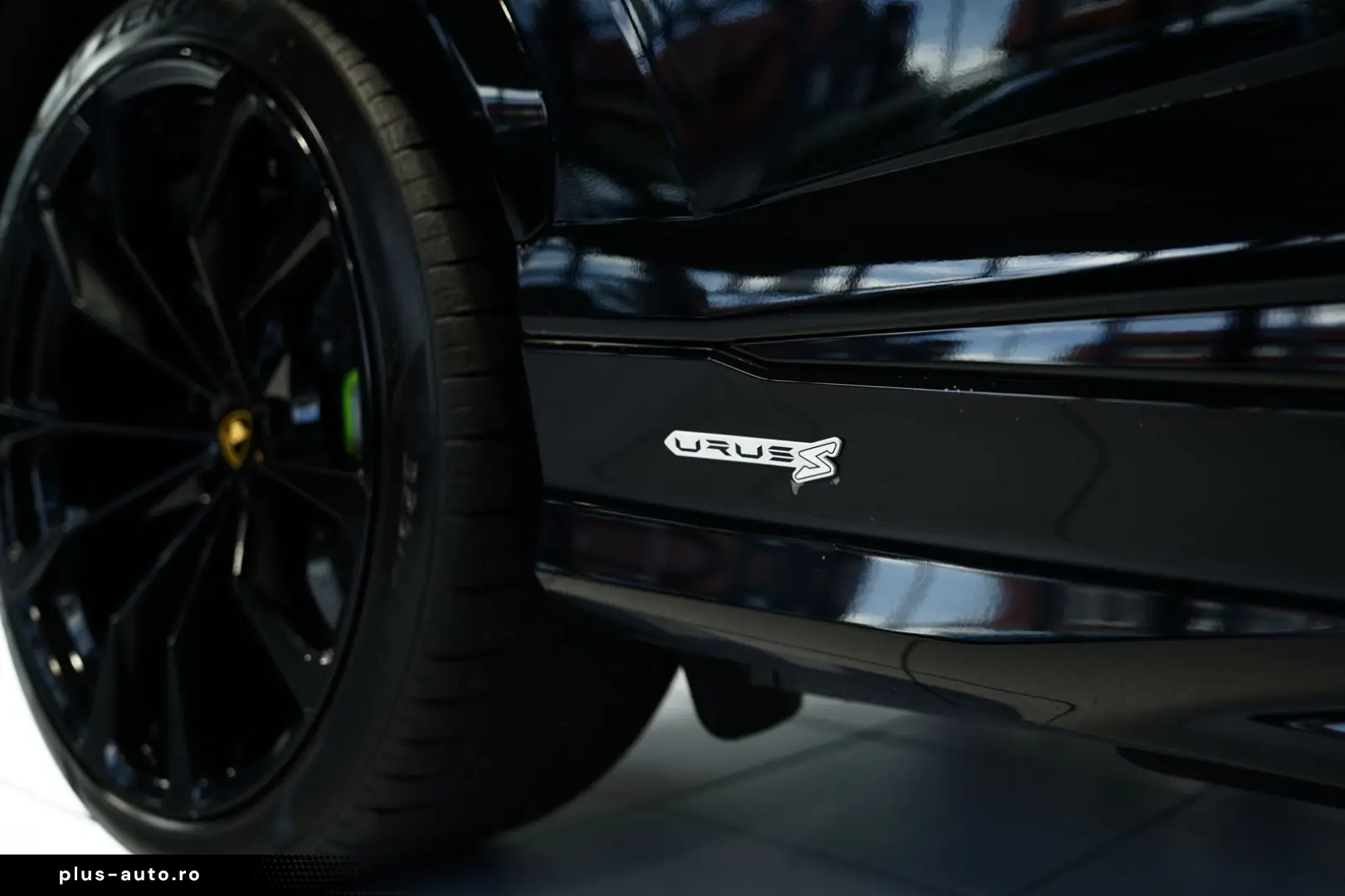 LAMBORGHINI Urus S