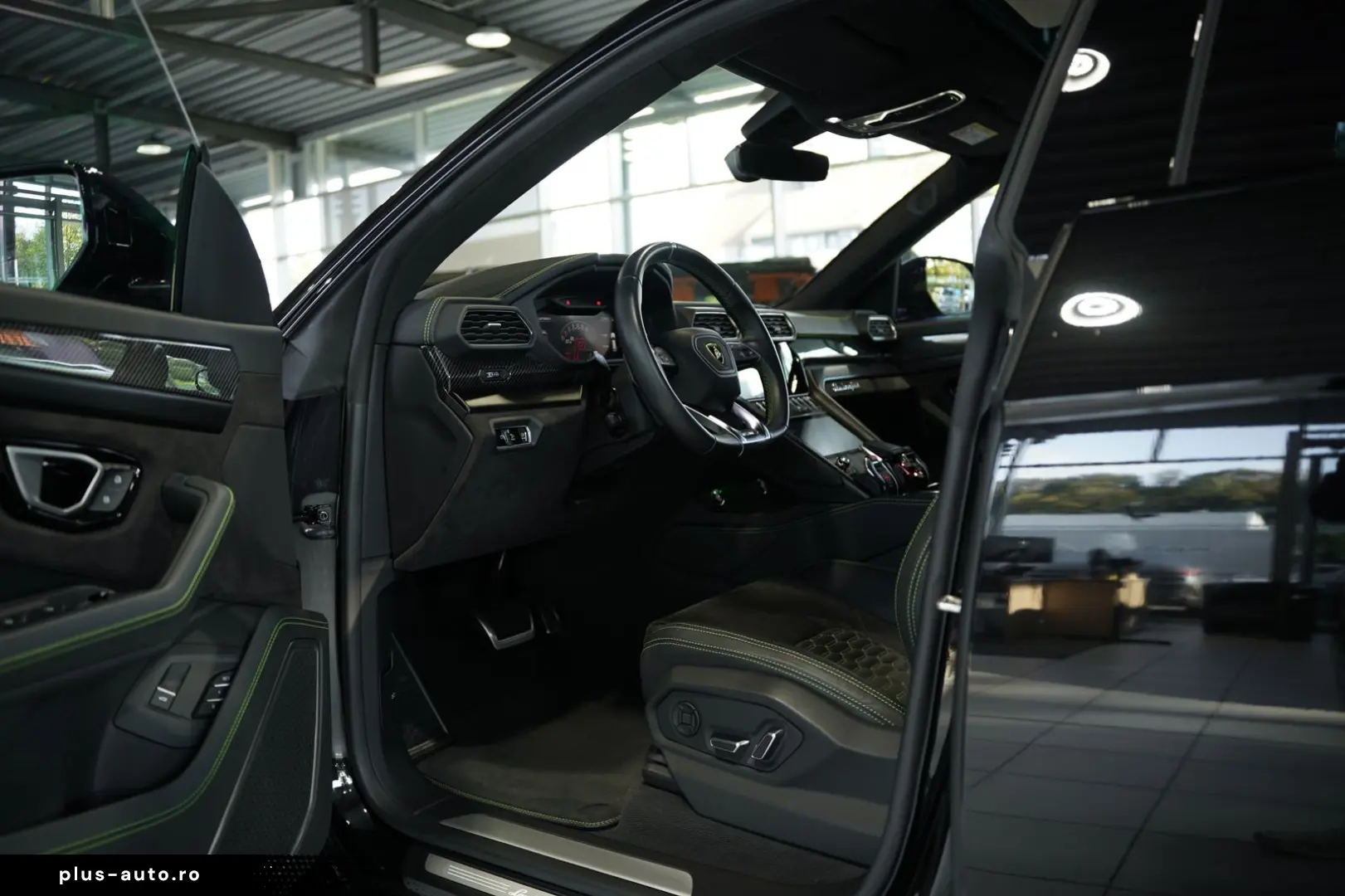 LAMBORGHINI Urus S