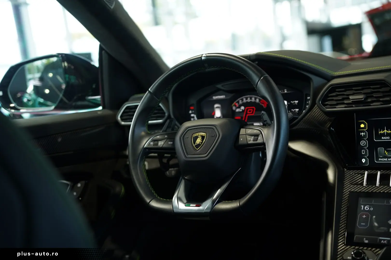 LAMBORGHINI Urus S