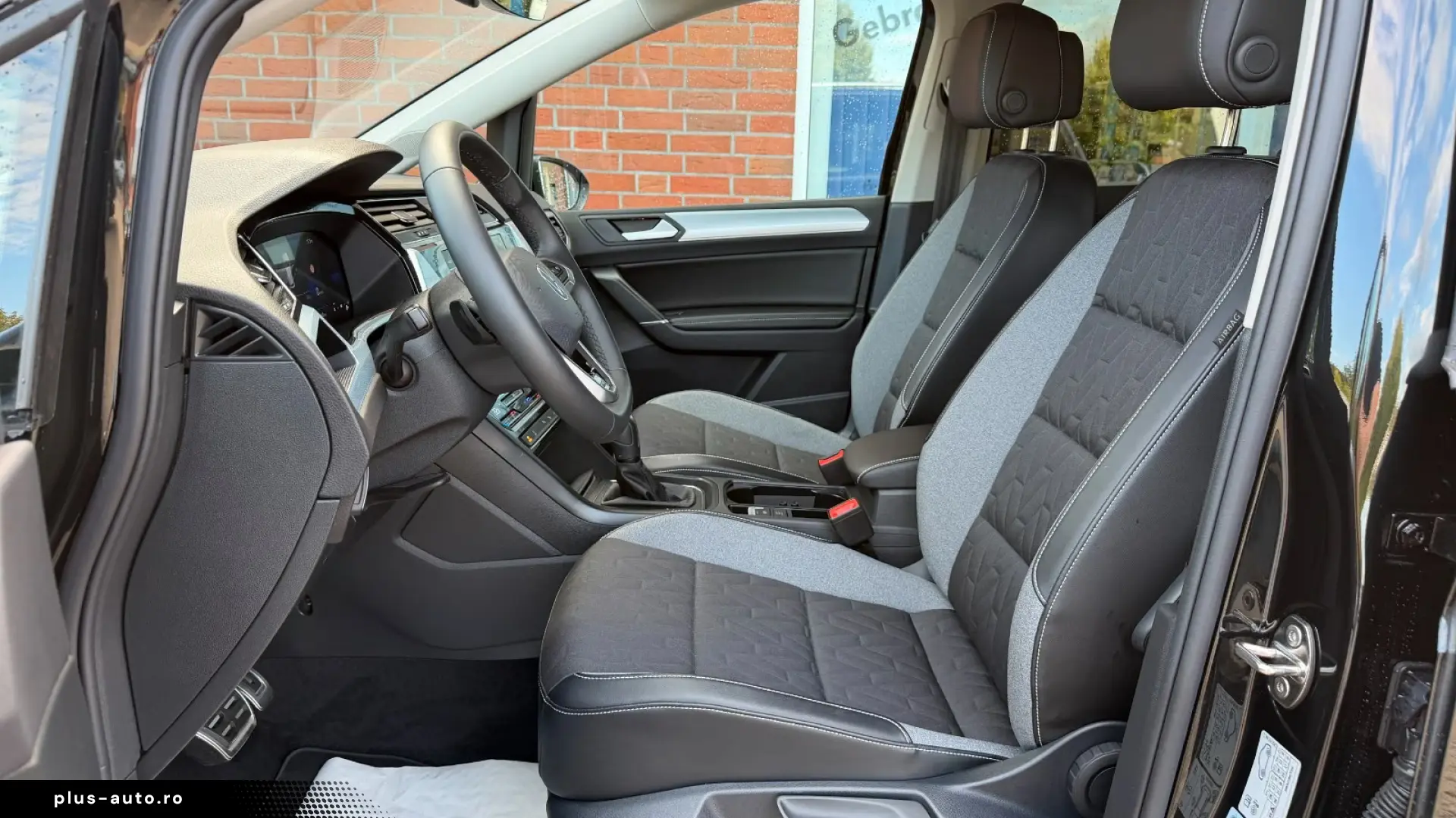 Volkswagen Touran GOAL 1.5 TSI DSG –