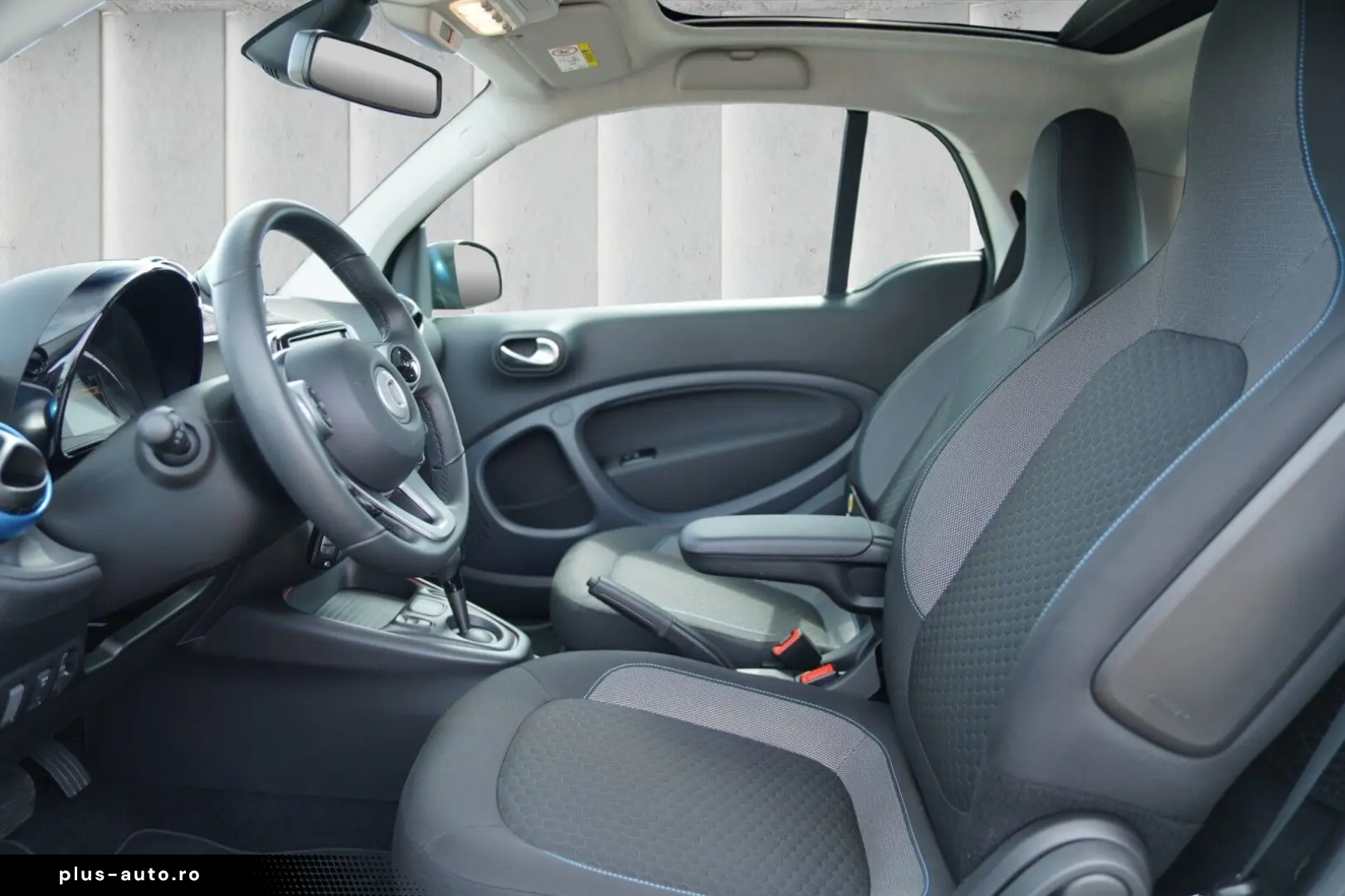 SMART smart EQ fortwo Bordlader Pano LM Felgen Pano LE