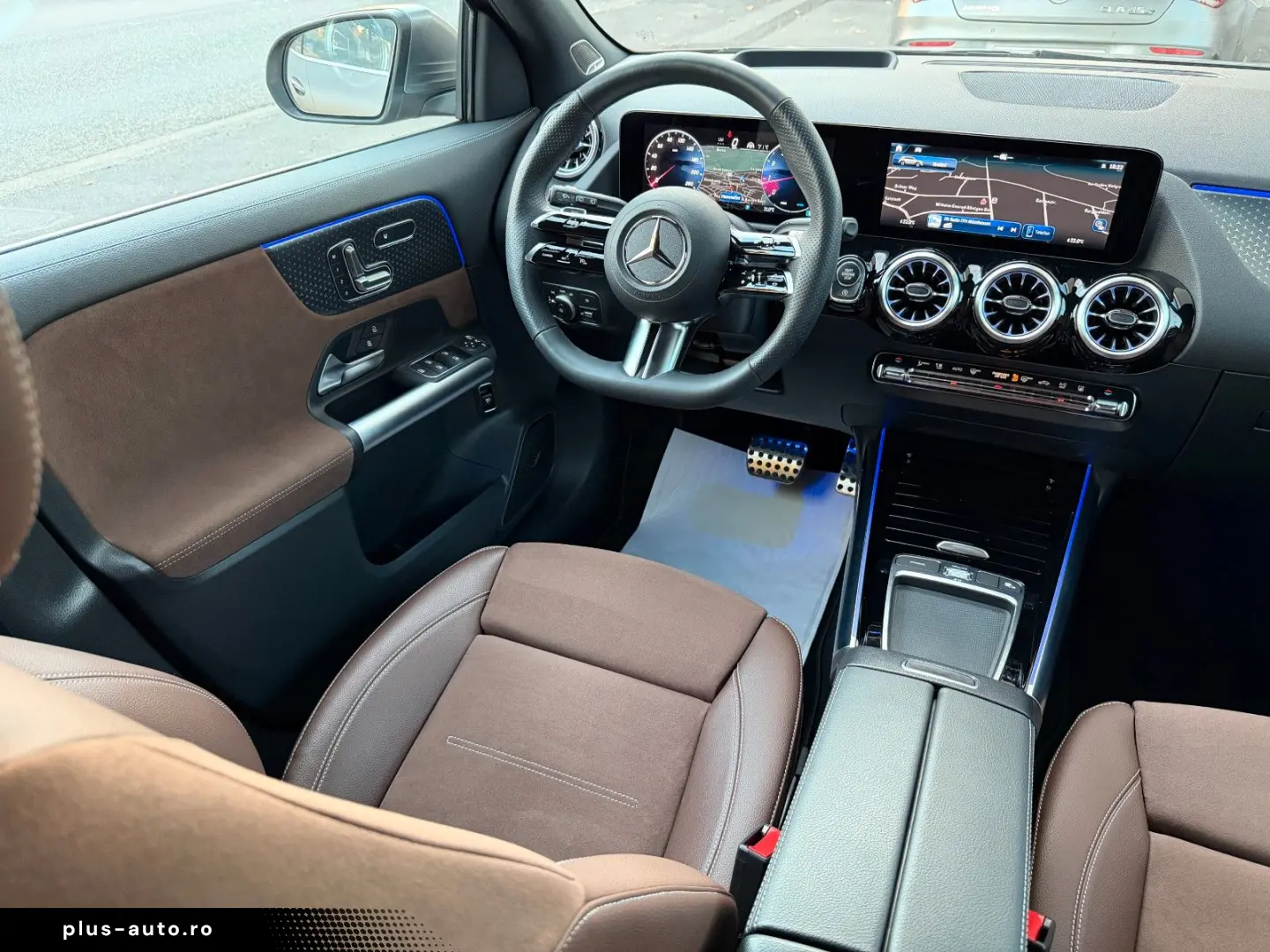 MERCEDES-BENZ GLA 250 4M AMG PremiumPlus  StHz MAGNO Technik