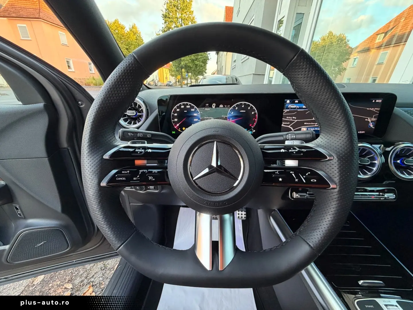 MERCEDES-BENZ GLA 250 4M AMG PremiumPlus  StHz MAGNO Technik