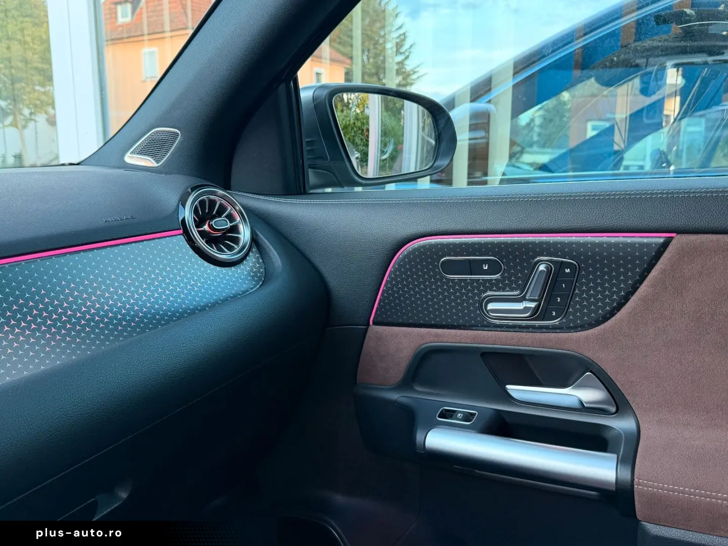 MERCEDES-BENZ GLA 250 4M AMG PremiumPlus  StHz MAGNO Technik