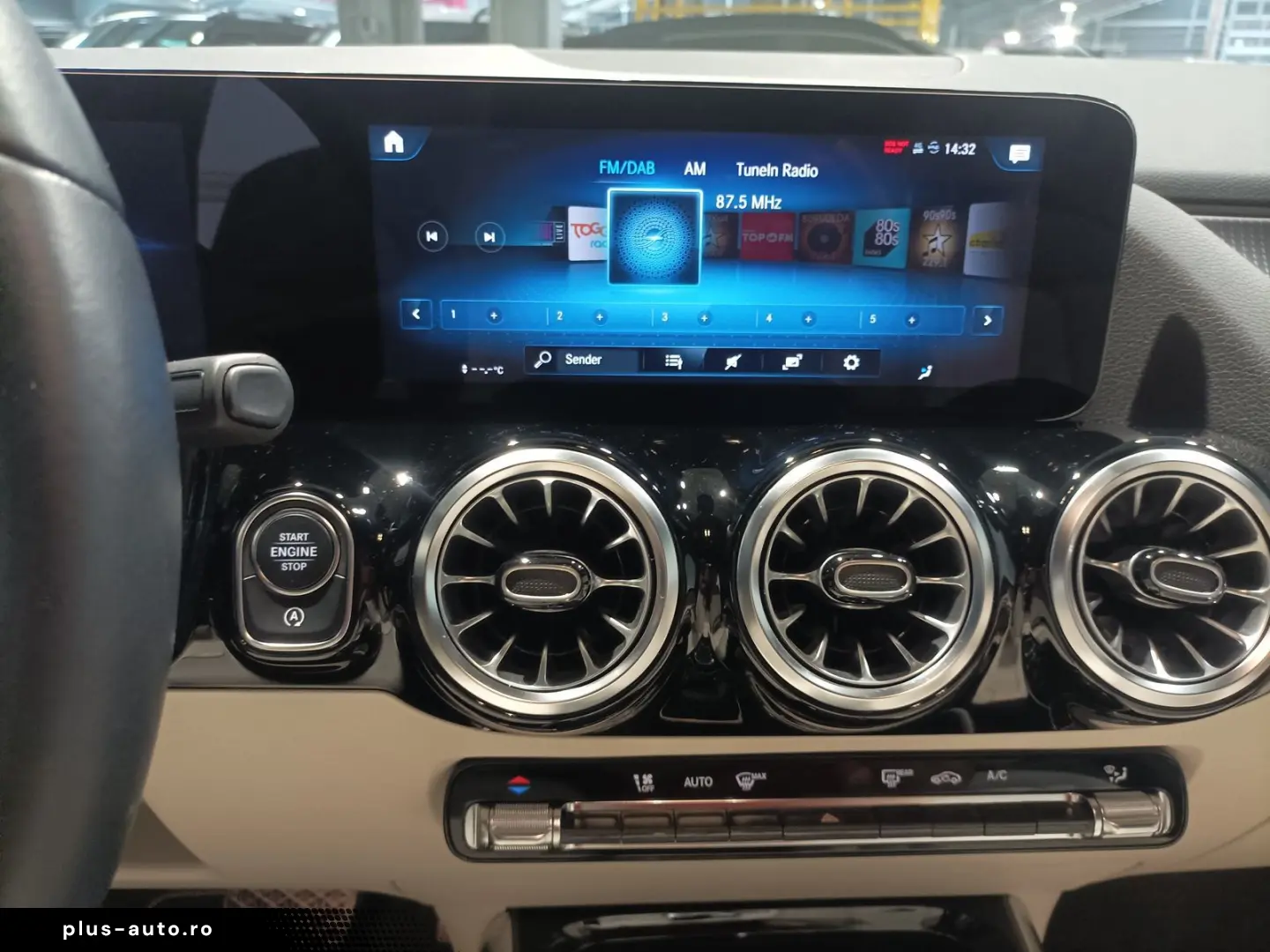 MERCEDES-BENZ GLA 200 d Progressive 4M LED Navi Pano SHZ CAM