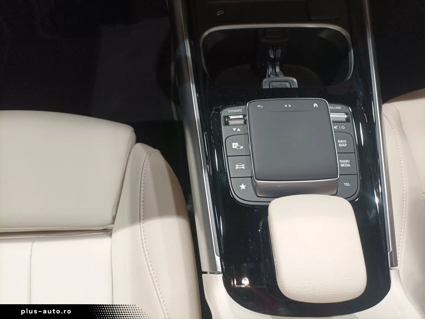 MERCEDES-BENZ GLA 200 d Progressive 4M LED Navi Pano SHZ CAM