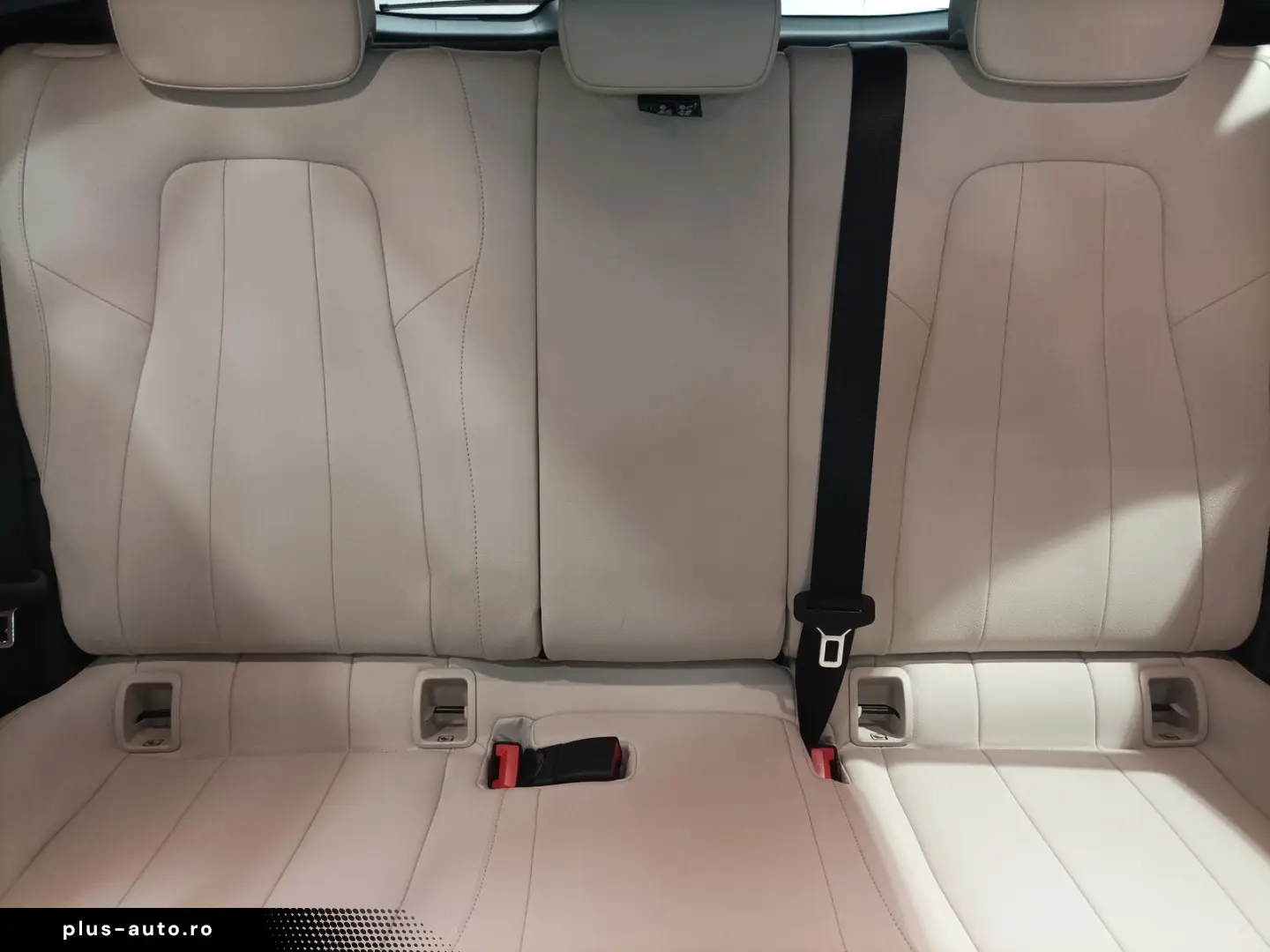 MERCEDES-BENZ GLA 200 d Progressive 4M LED Navi Pano SHZ CAM