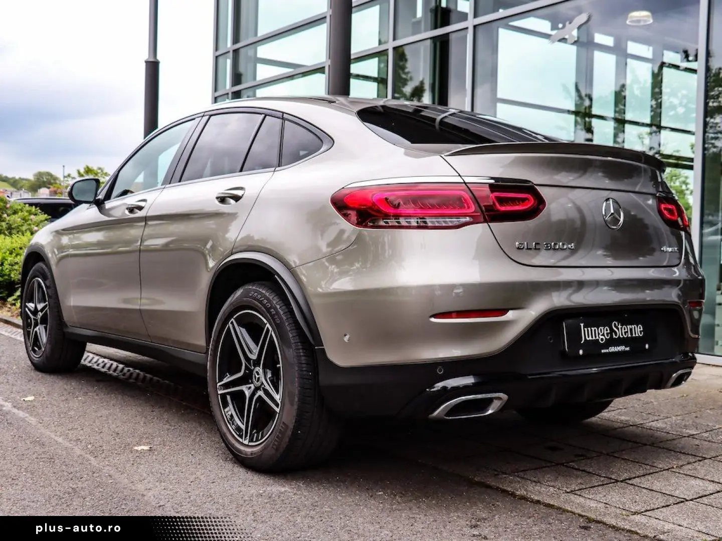 MERCEDES-BENZ GLC 300 d 4M Coupé AMG Air-Body Tempomat HUD