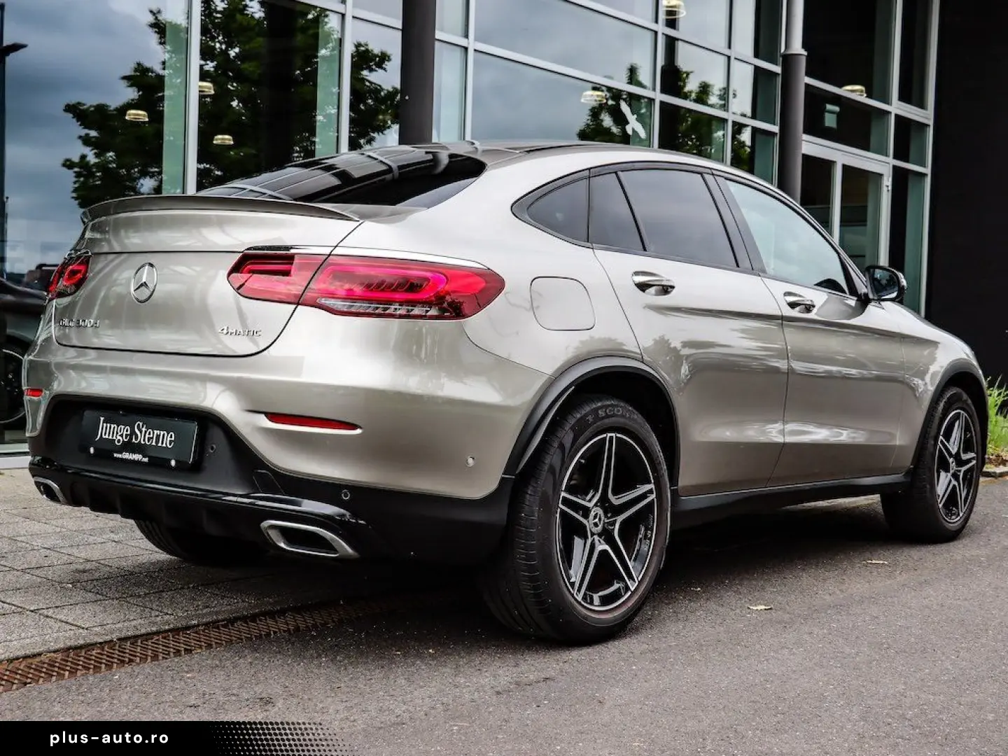 MERCEDES-BENZ GLC 300 d 4M Coupé AMG Air-Body Tempomat HUD