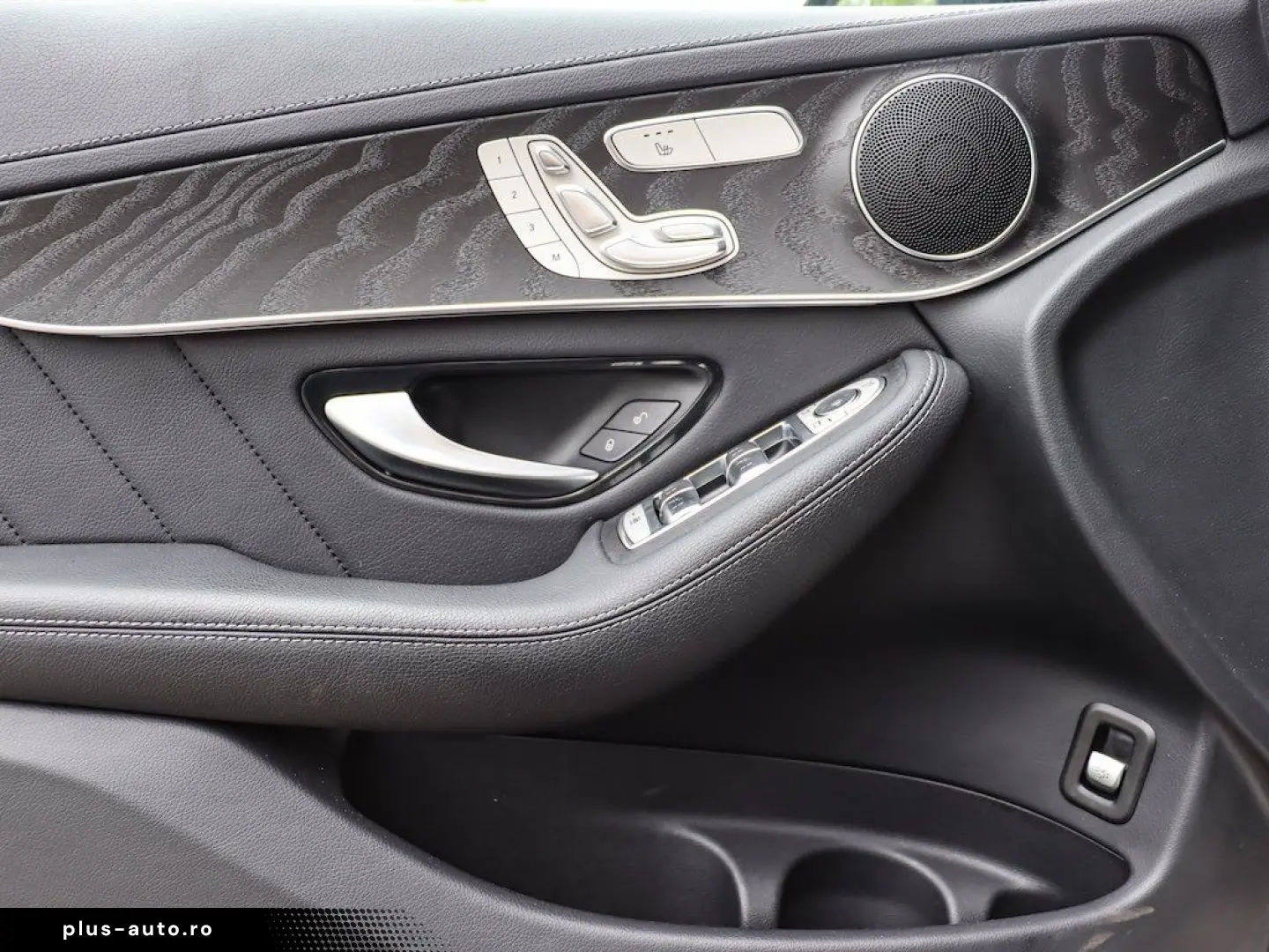 MERCEDES-BENZ GLC 300 d 4M Coupé AMG Air-Body Tempomat HUD