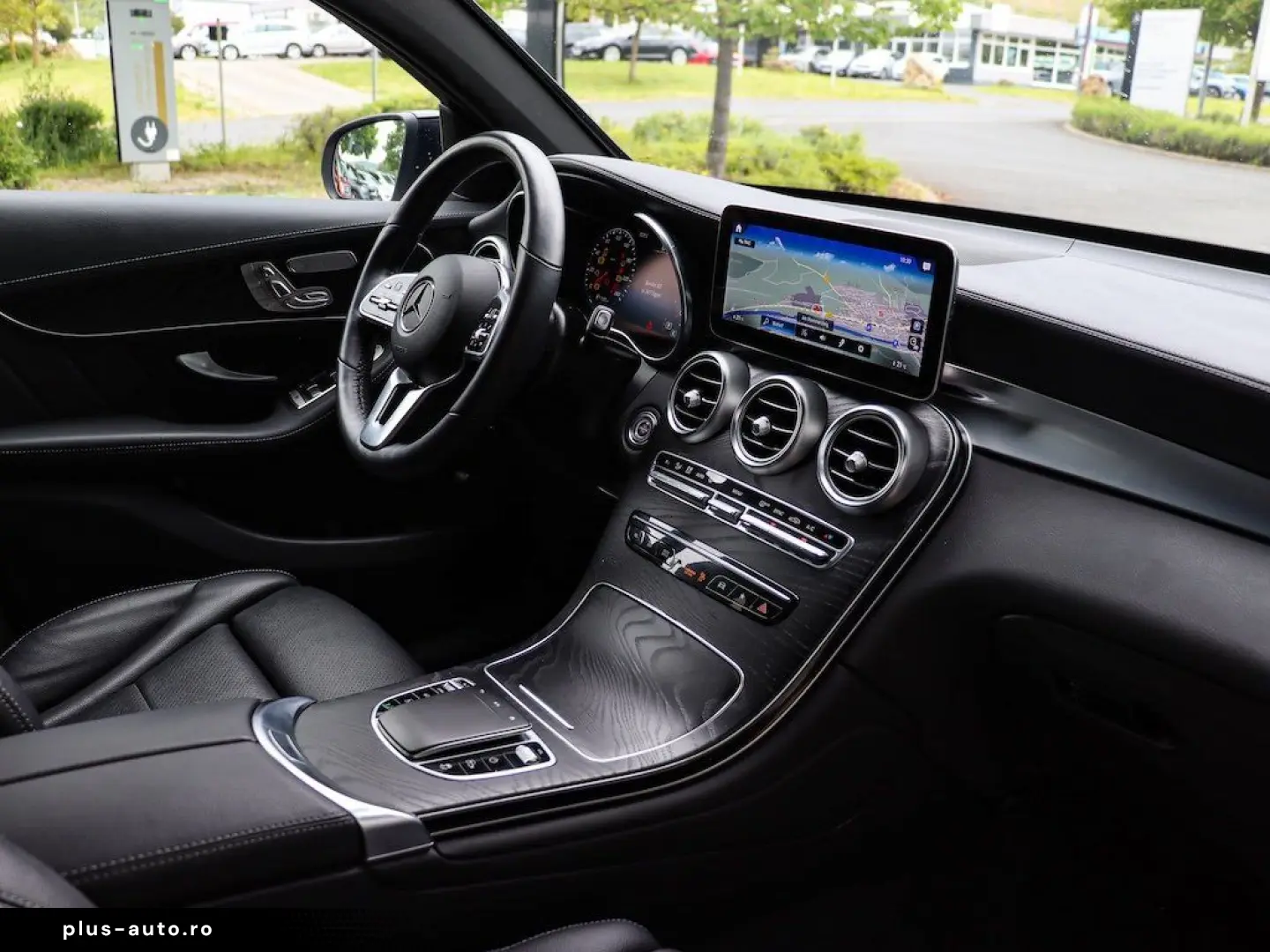 MERCEDES-BENZ GLC 300 d 4M Coupé AMG Air-Body Tempomat HUD