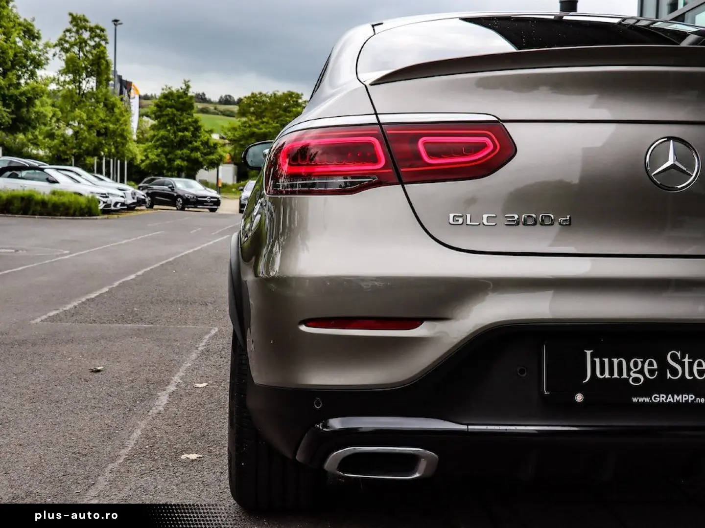 MERCEDES-BENZ GLC 300 d 4M Coupé AMG Air-Body Tempomat HUD