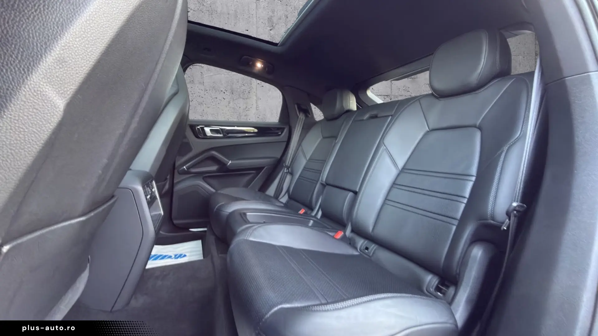 Porsche Cayenne Coupé E-Hybrid   SPORT CHRONO PANO