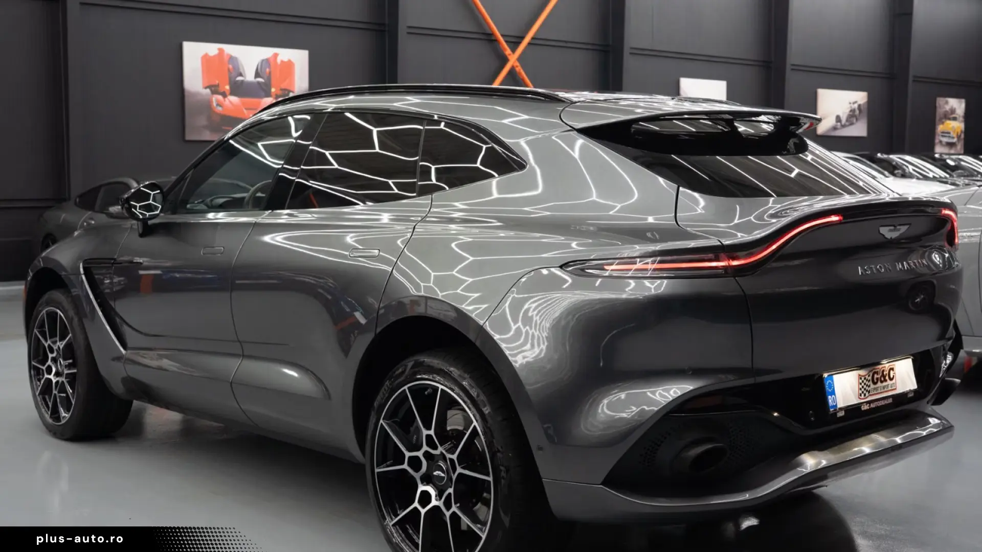 Aston Martin DBX