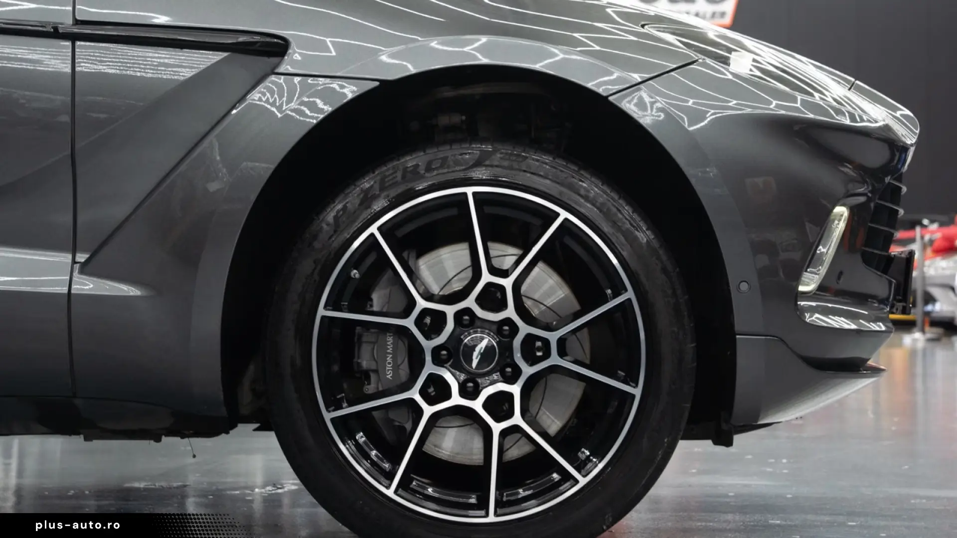 Aston Martin DBX