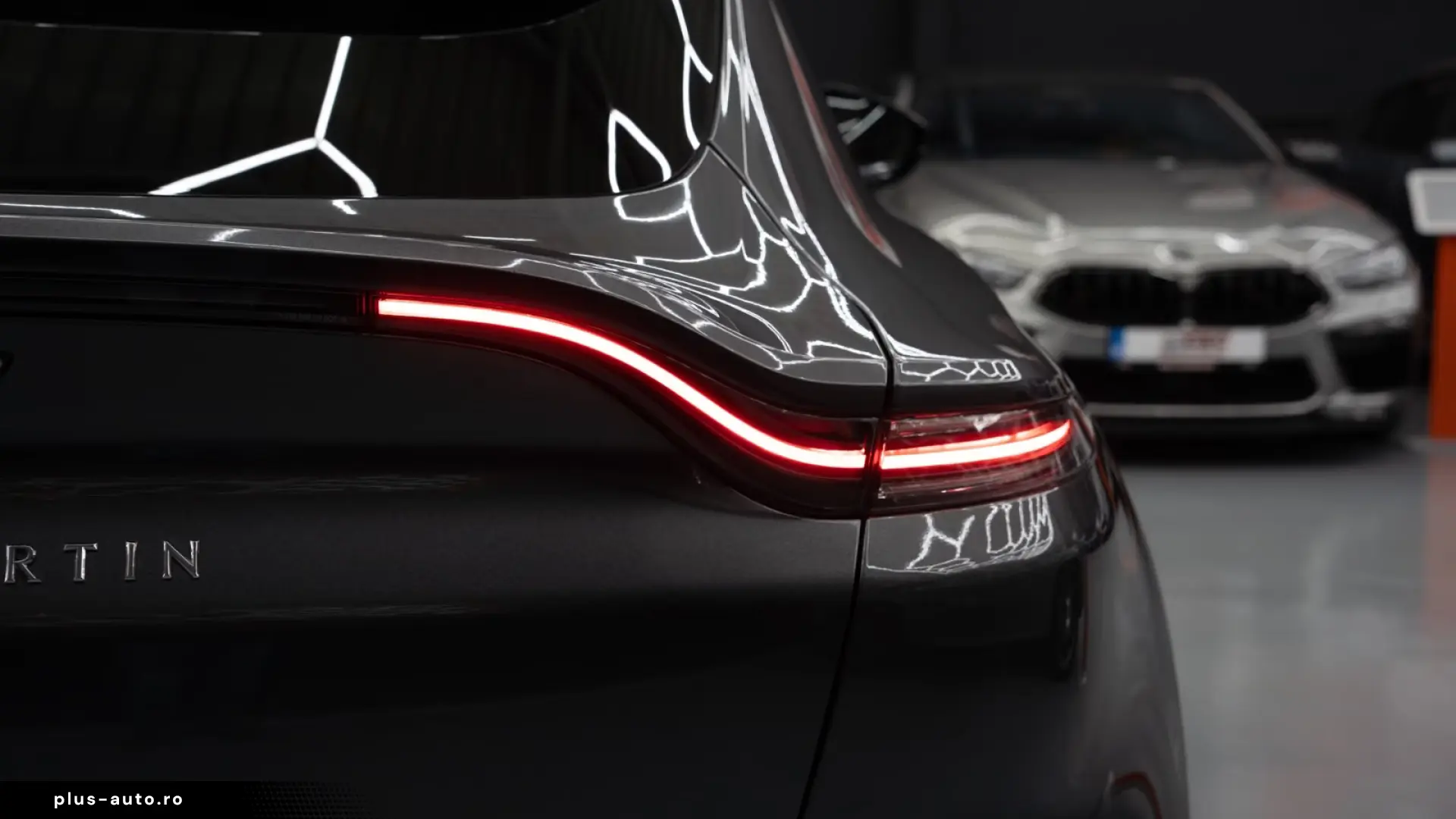 Aston Martin DBX