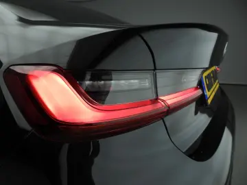 BMW 318 3 Serie Sedan 318i   M-Sportpakket   LED   L