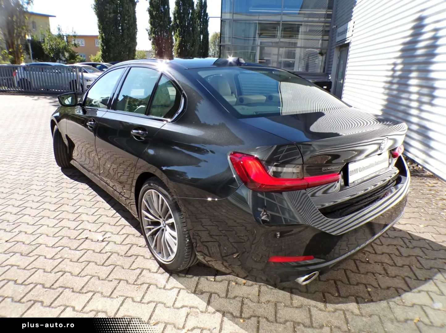 BMW 330i Limousine adLED Drive ParkAssist elGSD HiFi