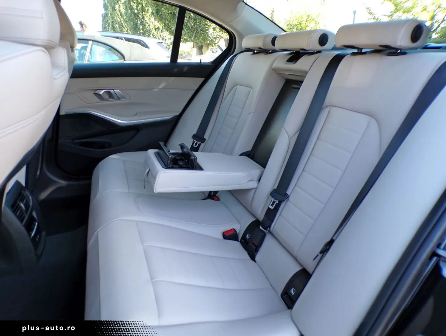 BMW 330i Limousine adLED Drive ParkAssist elGSD HiFi